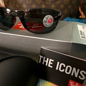 Italian made Ray Bans glass lenses!! MONEY MONEY!! NWT!! Sooo Good!!
